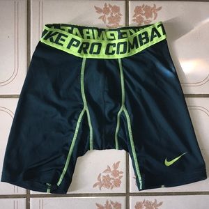 Men’s Nike Combat compression shorts (S)